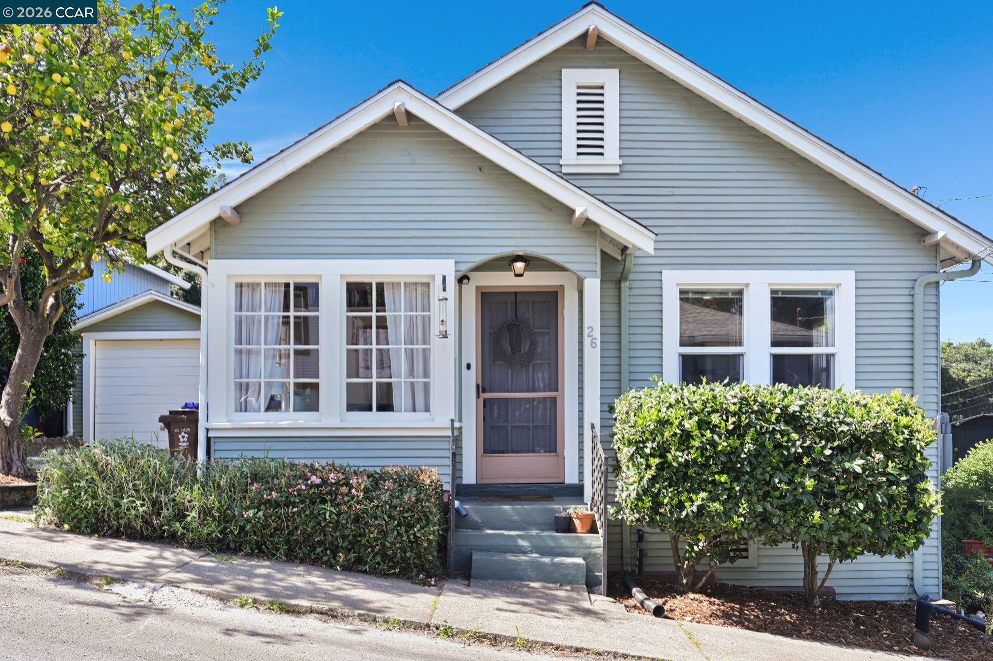 26 Cooke St
