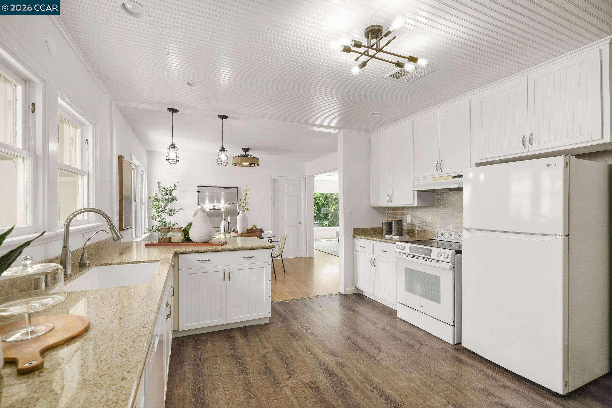 855 Bella Vista Ave