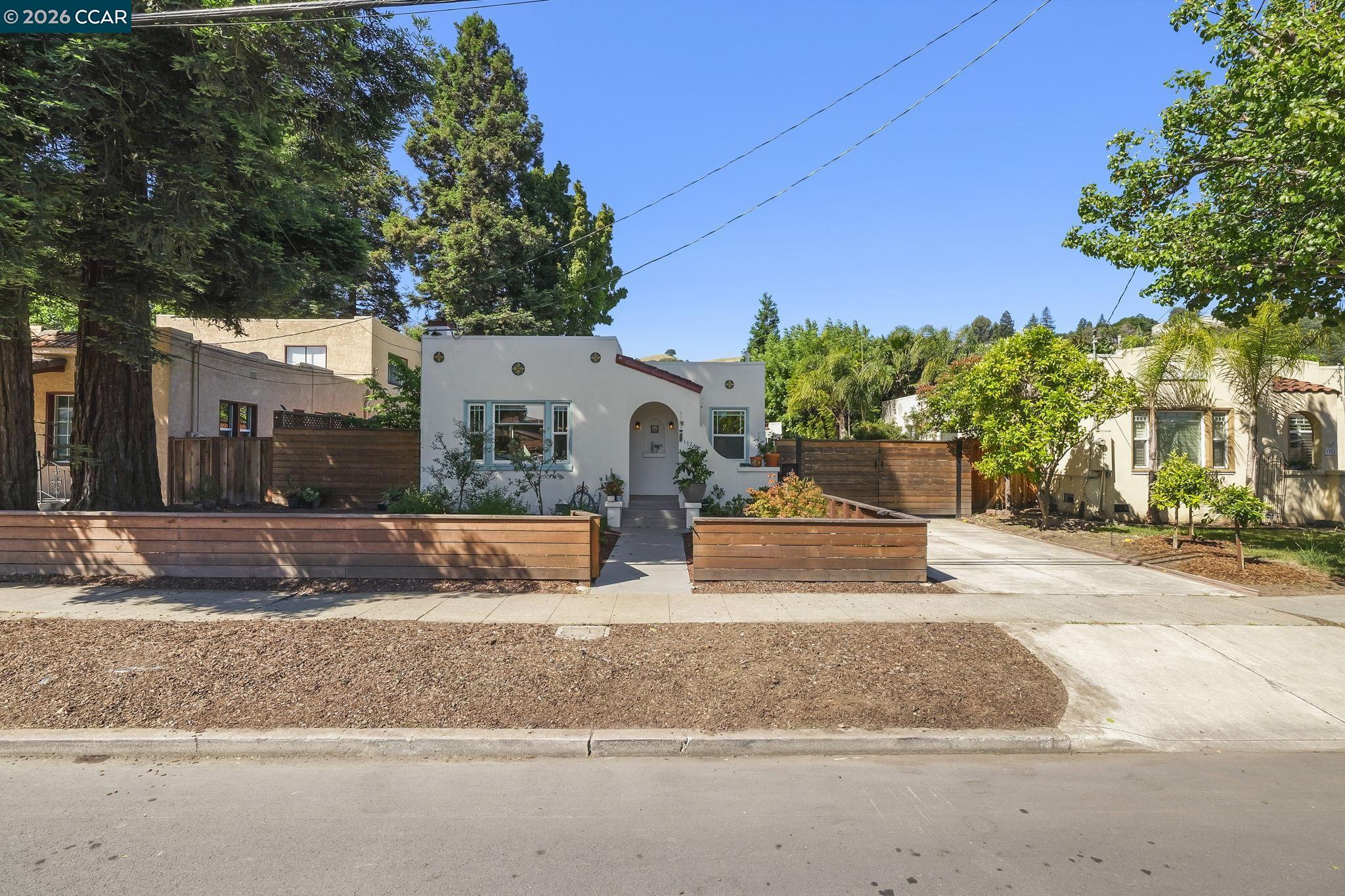 1724 Alhambra Ave