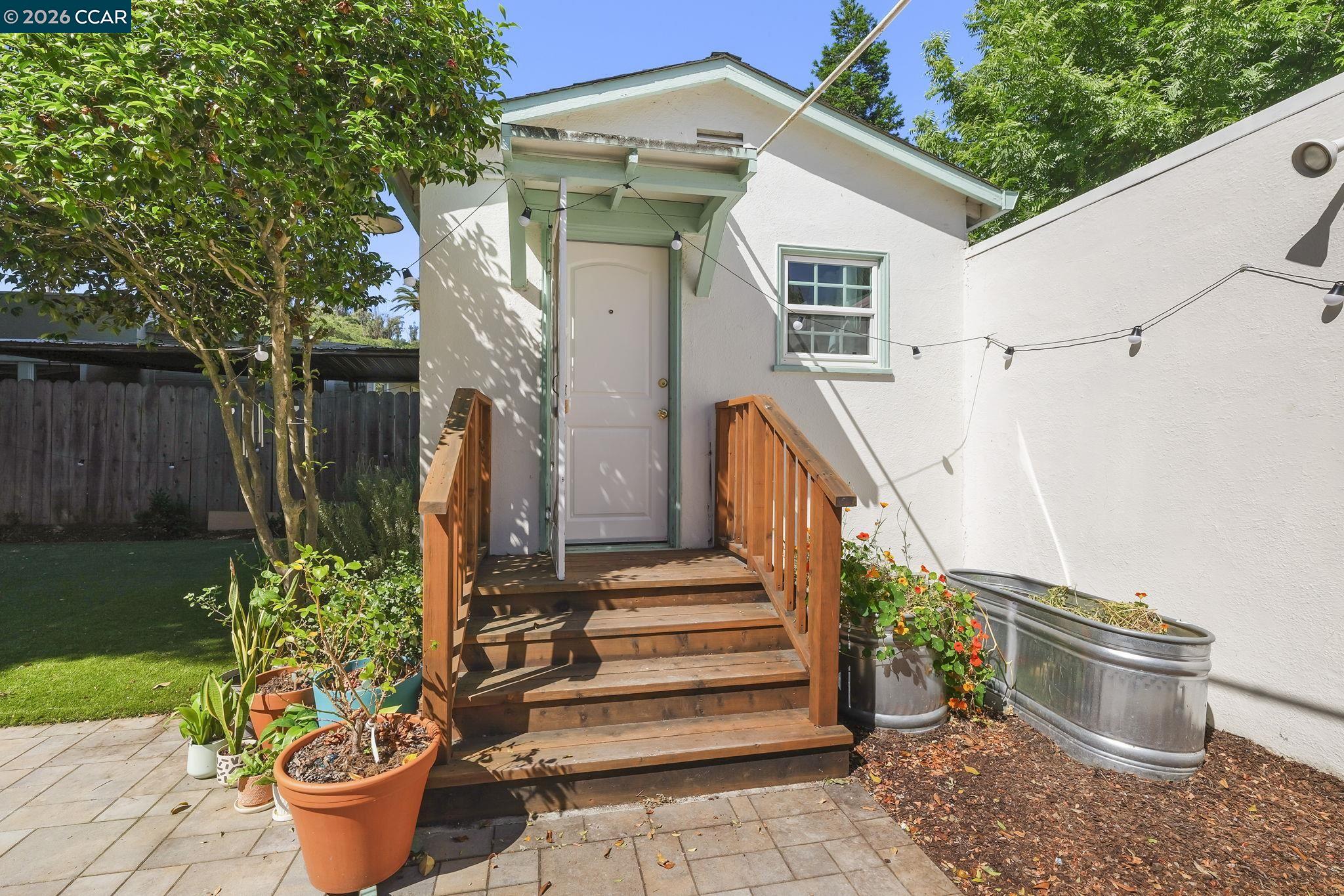 1724 Alhambra Ave