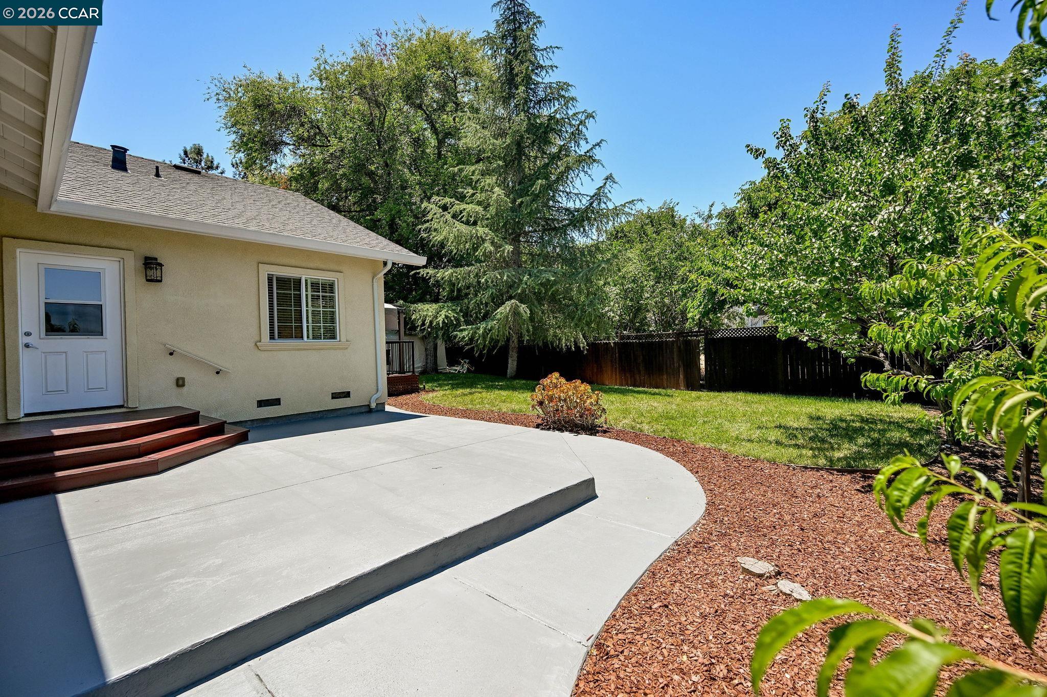 2527 Buena Vista Ave