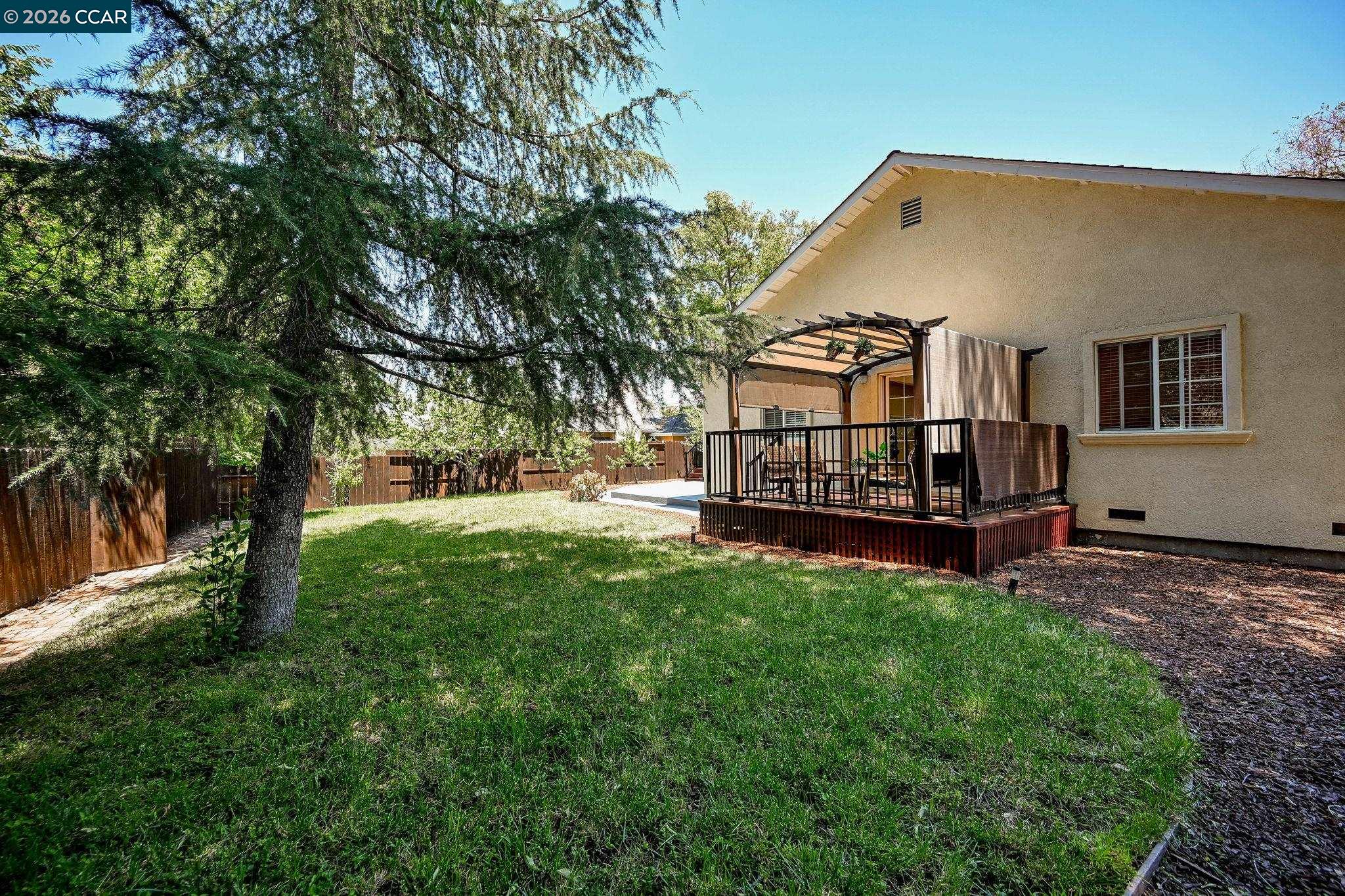 2527 Buena Vista Ave