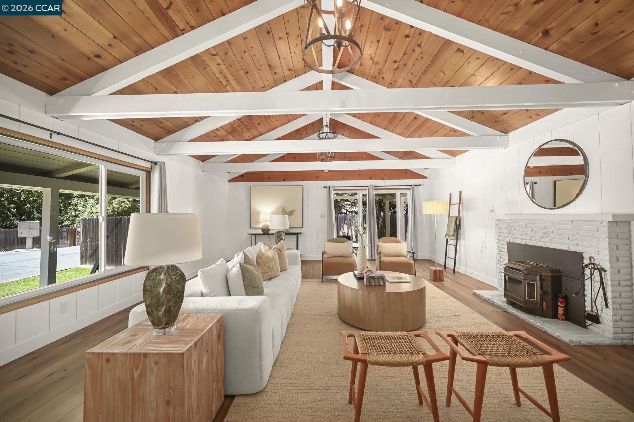 615 Flora St
