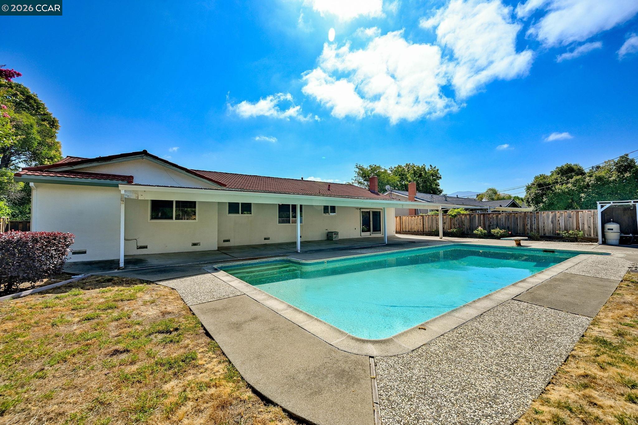 823 Savannah Cir