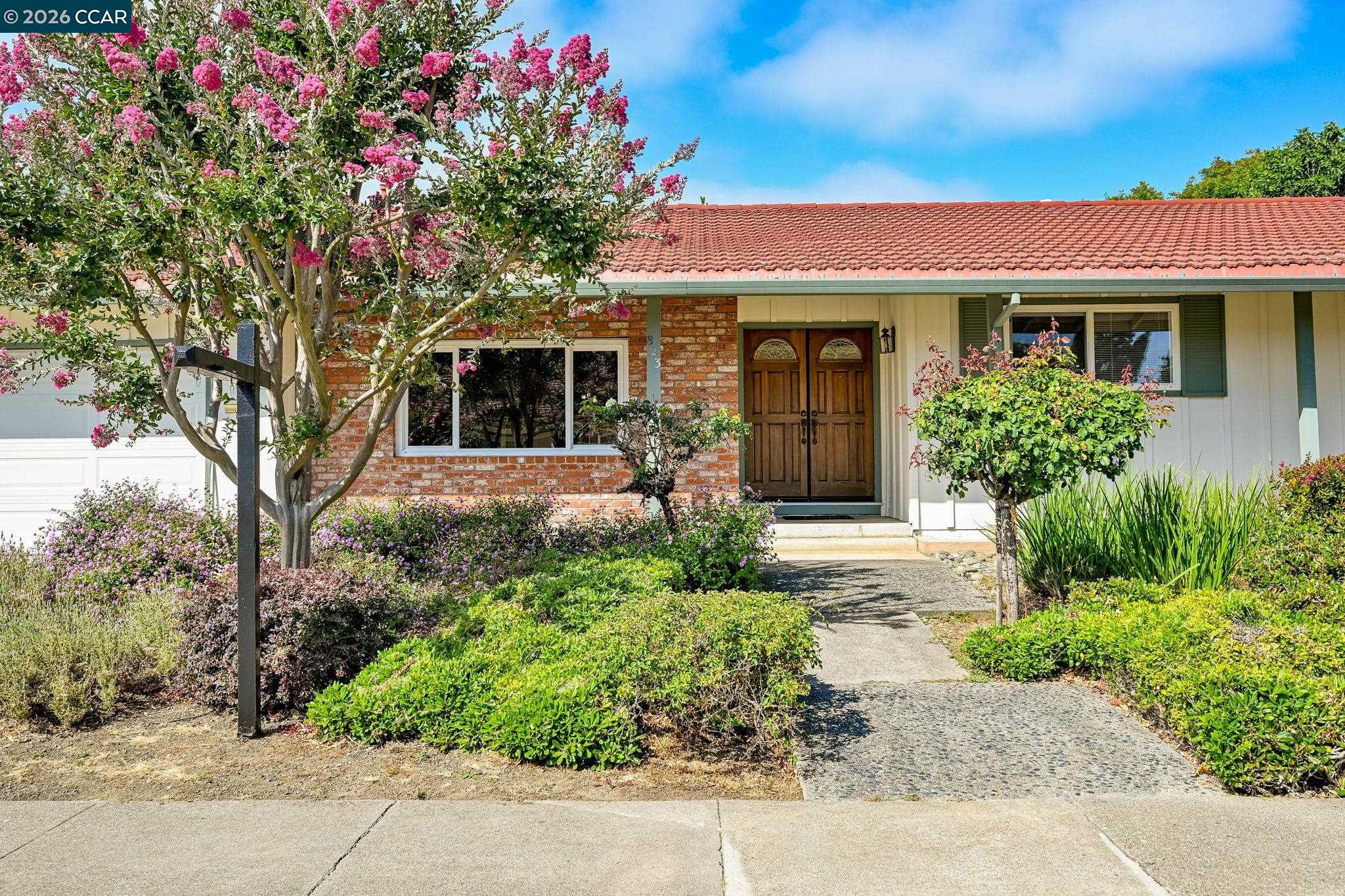 823 Savannah Cir