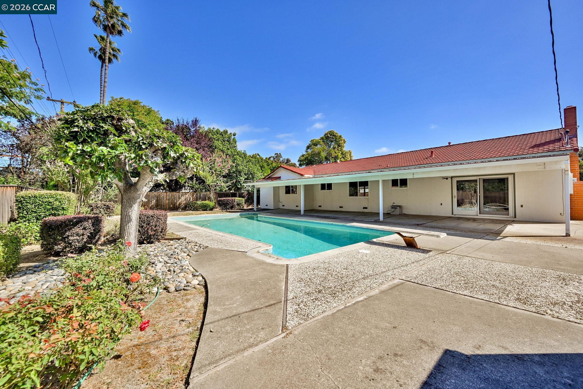 823 Savannah Cir