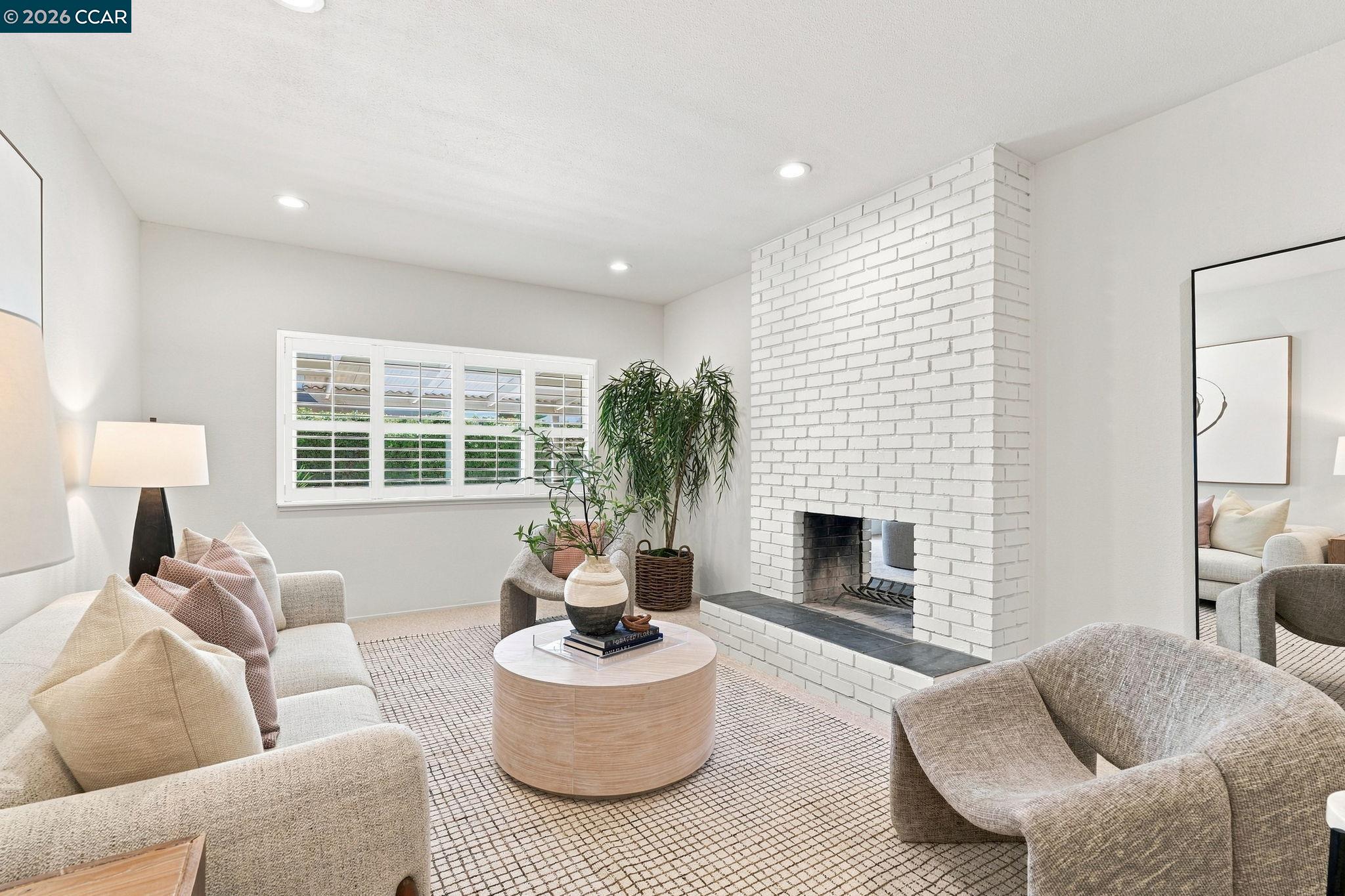 4620 Regina Ln