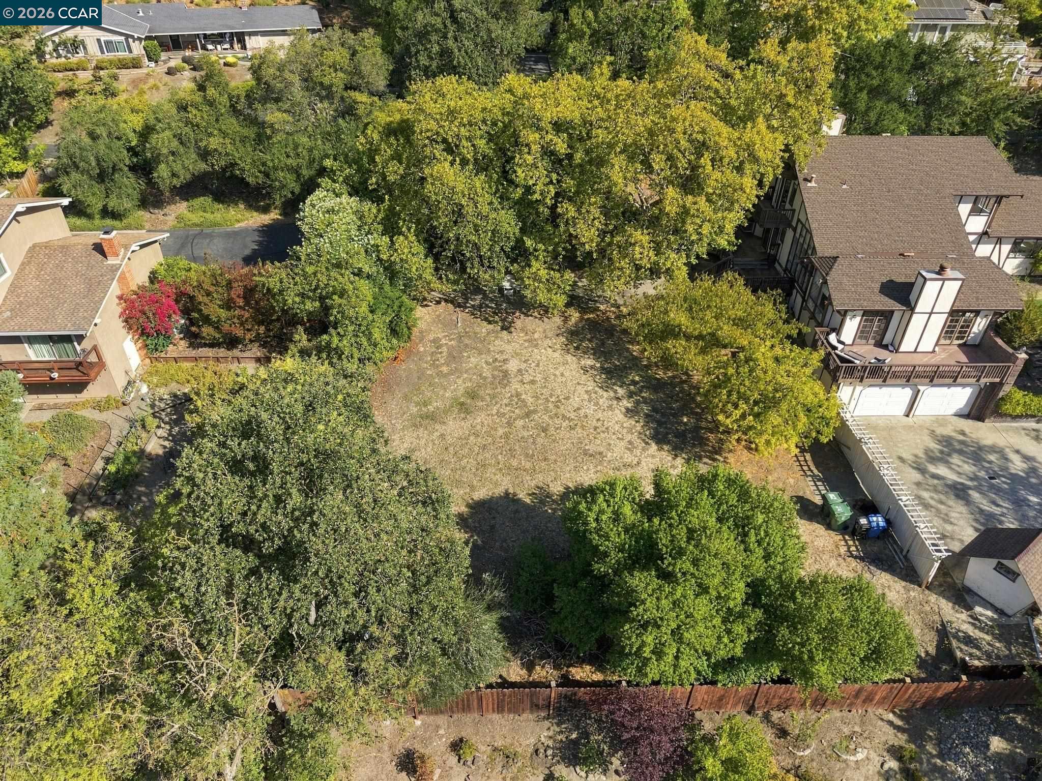 945 Stow Ln