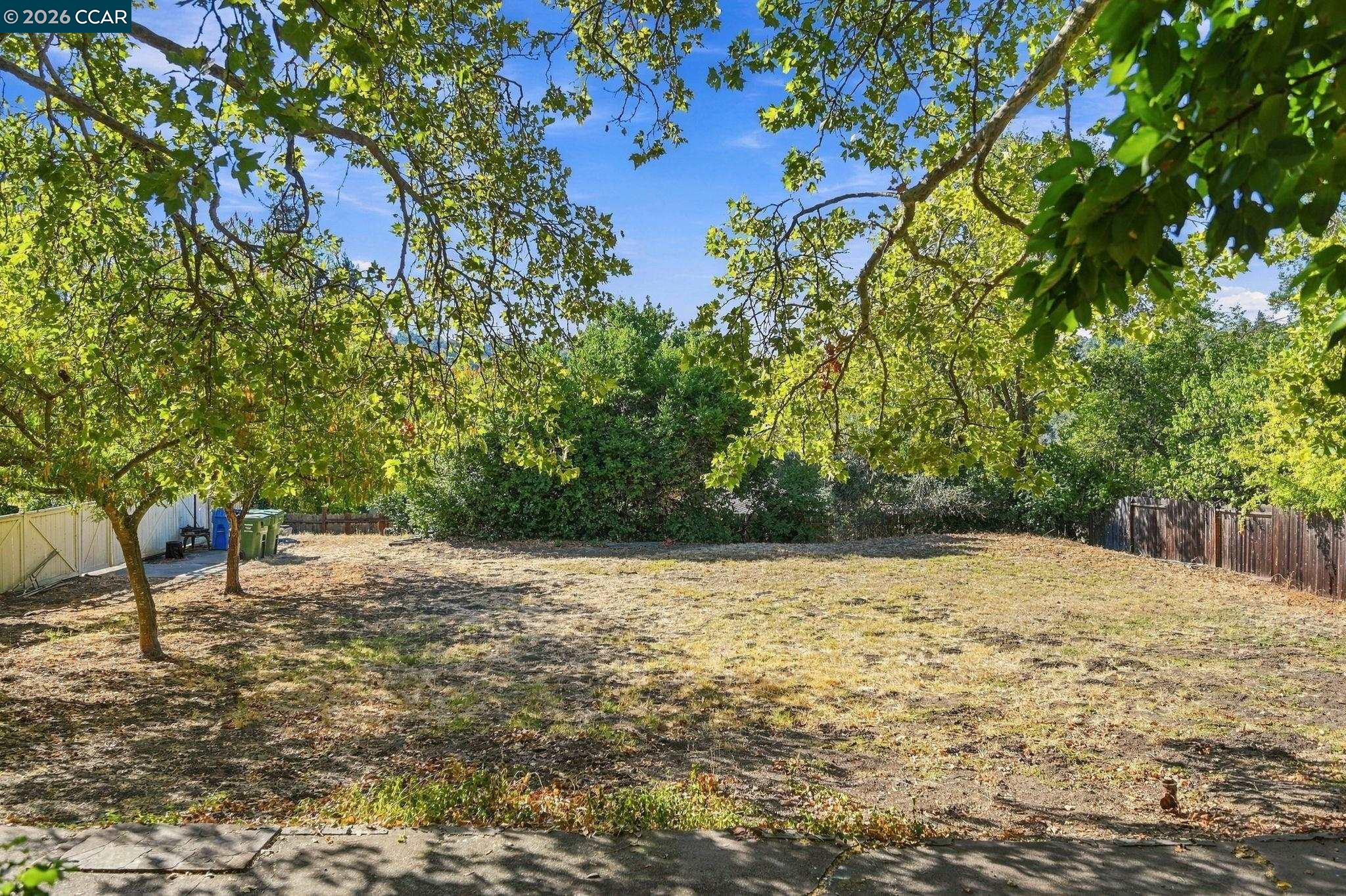 945 Stow Ln