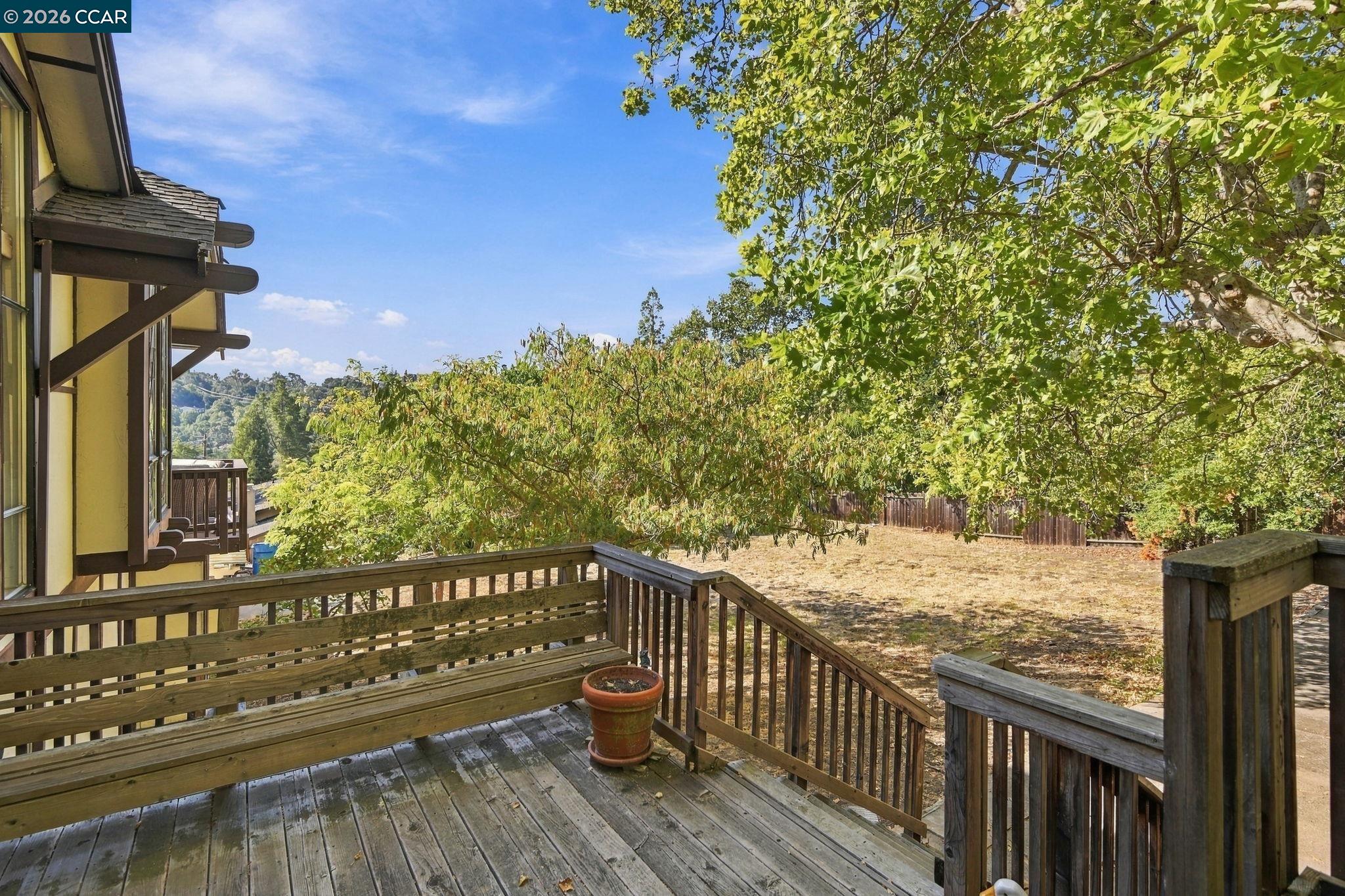 945 Stow Ln