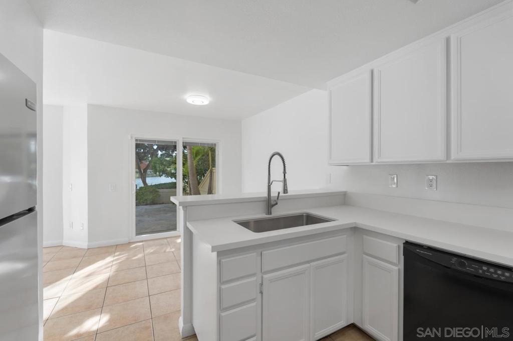 2110 Northshore Dr B