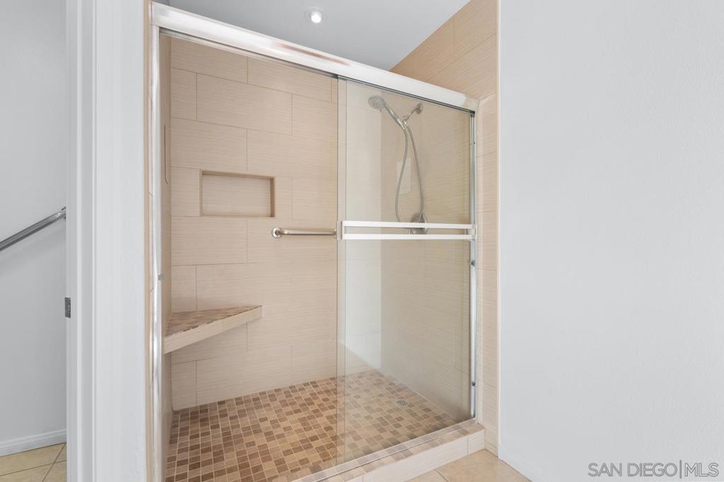 2110 Northshore Dr B