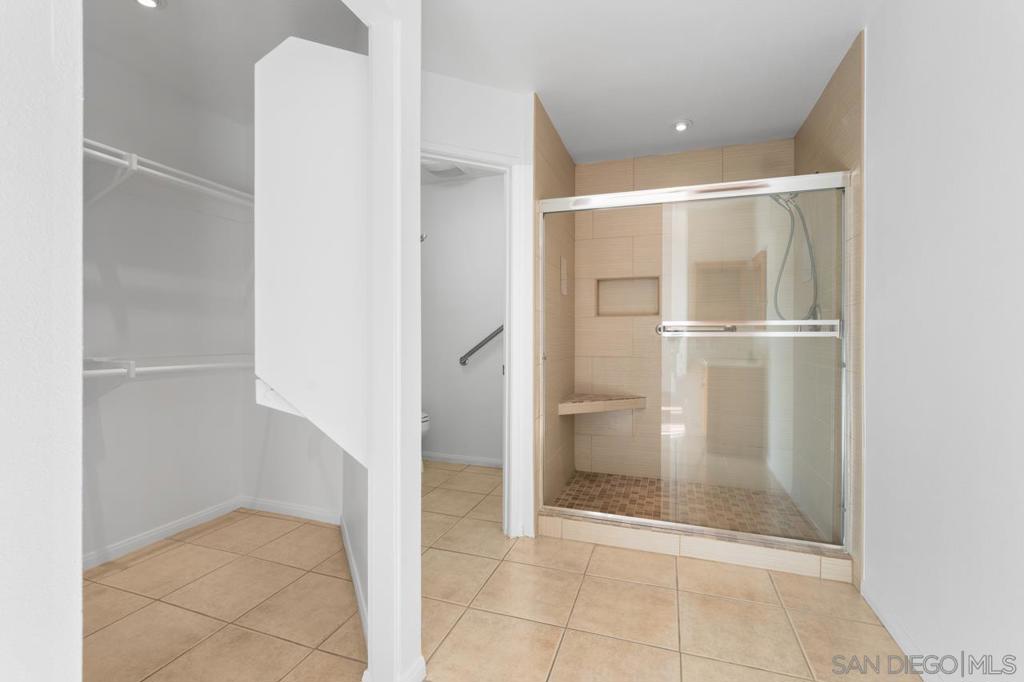 2110 Northshore Dr B