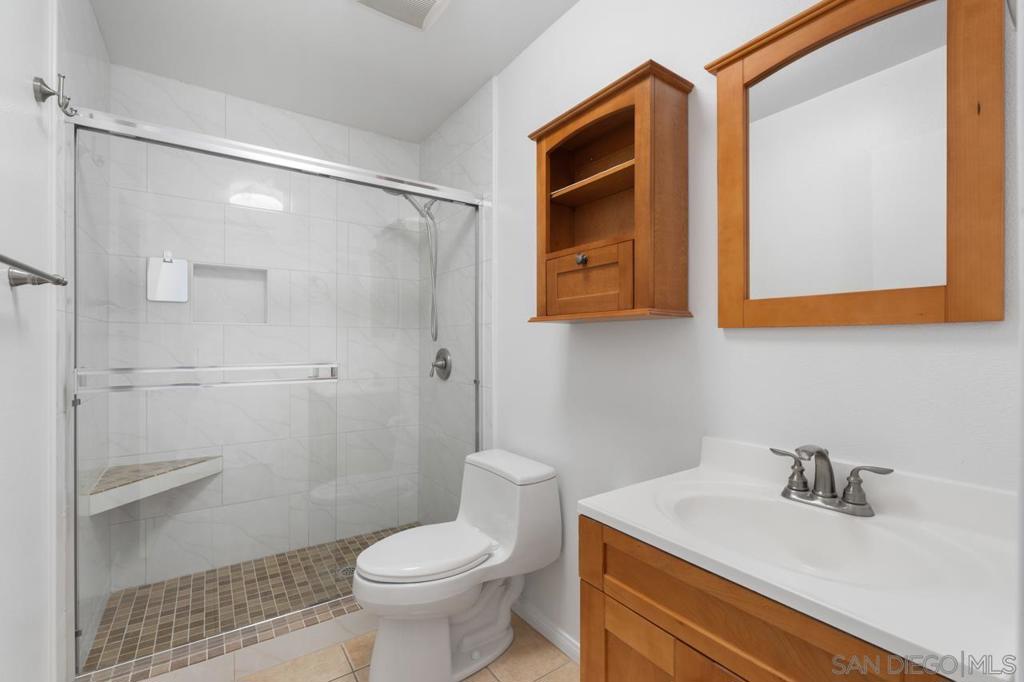 2110 Northshore Dr B