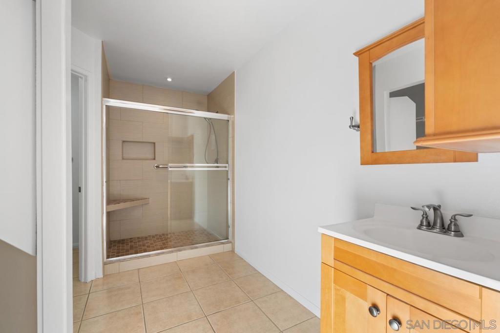 2110 Northshore Dr B