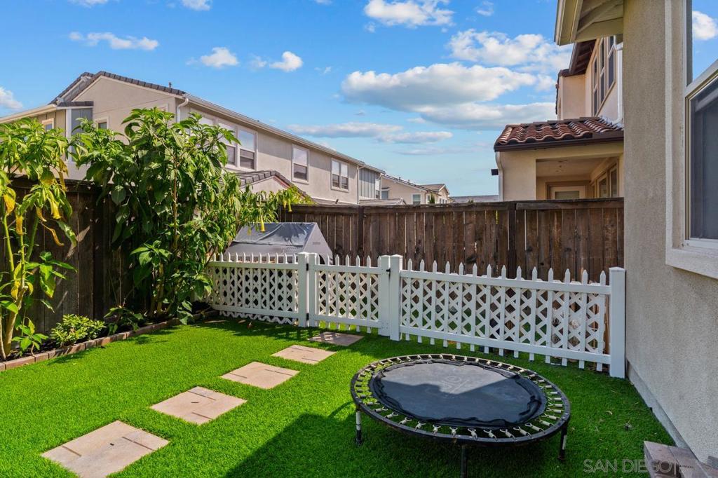 1134 Calle Oroblanco 2