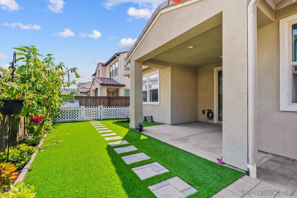 1134 Calle Oroblanco 2