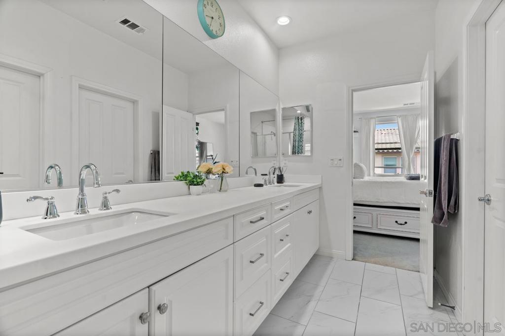 1134 Calle Oroblanco 2