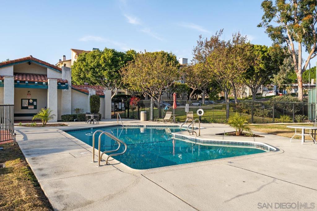 11255 Tierrasanta Blvd 76