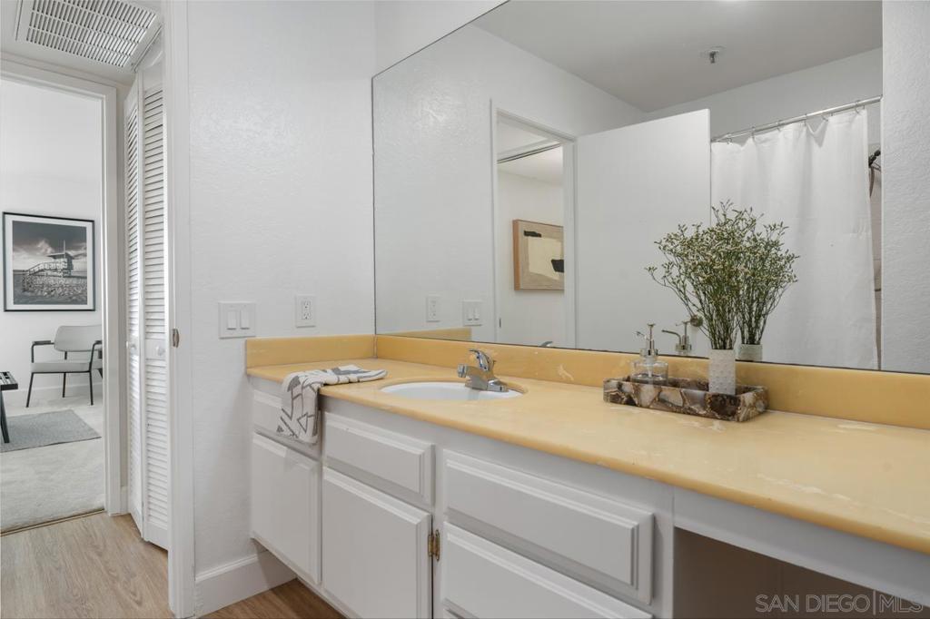 11255 Tierrasanta Blvd 76