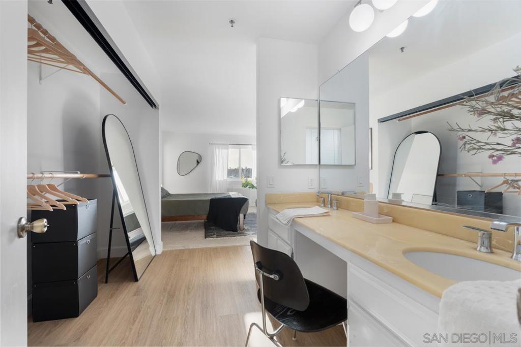 11255 Tierrasanta Blvd 76