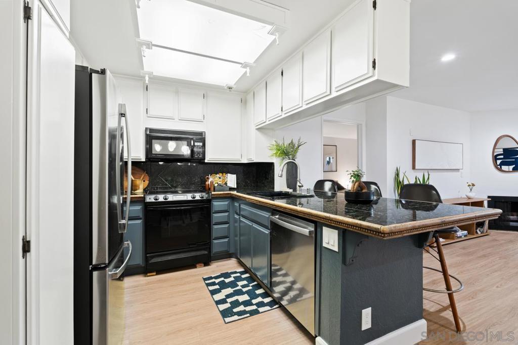 11255 Tierrasanta Blvd 76