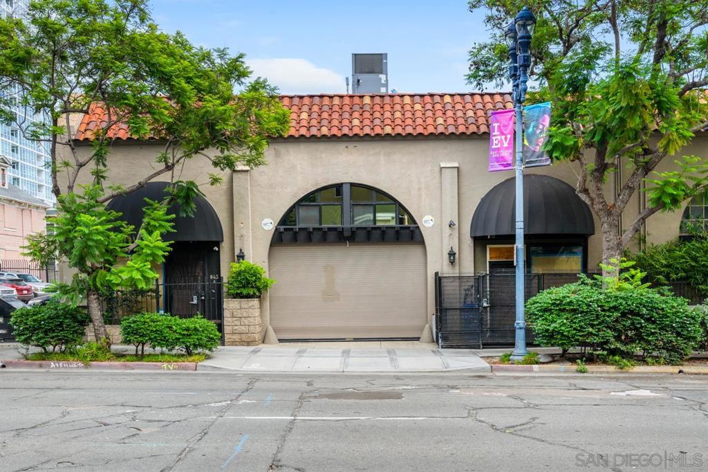 843 10Th Ave A & B