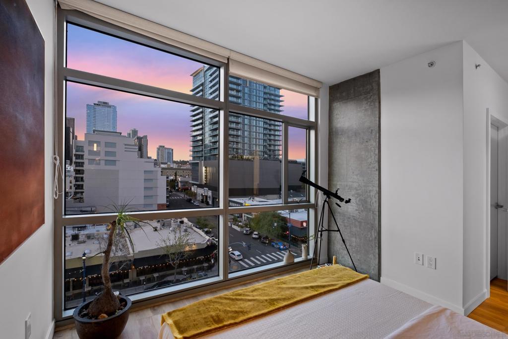 800 The Mark Lane 704