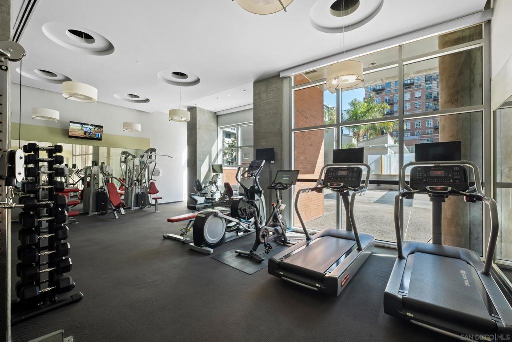 800 The Mark Lane 704