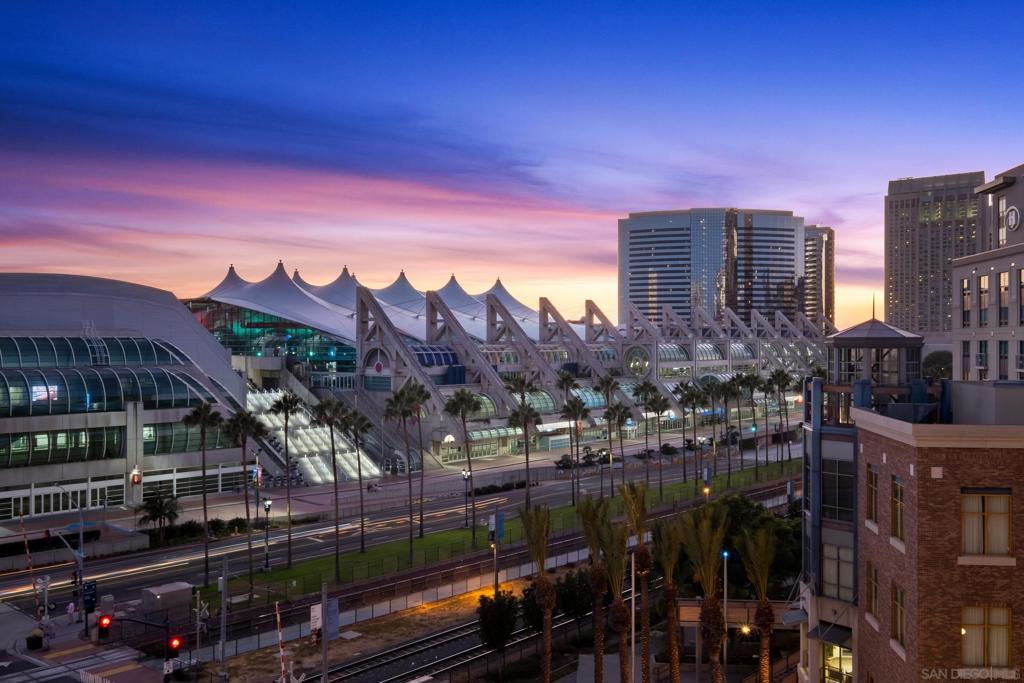 800 The Mark Lane 704