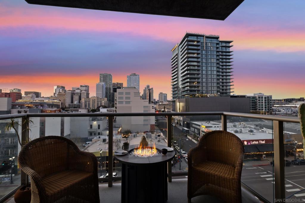 800 The Mark Lane 704