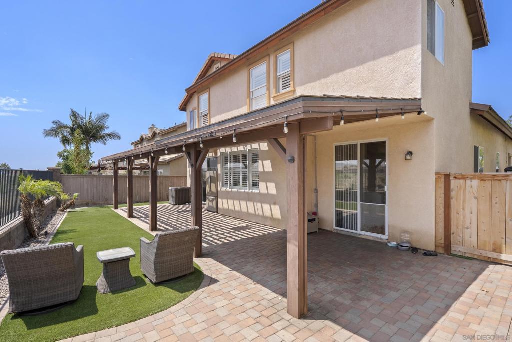 1438 Carneros Valley St