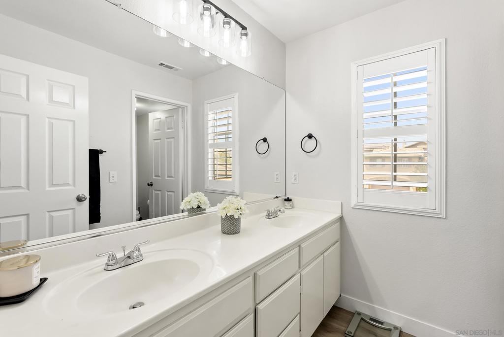 1438 Carneros Valley St