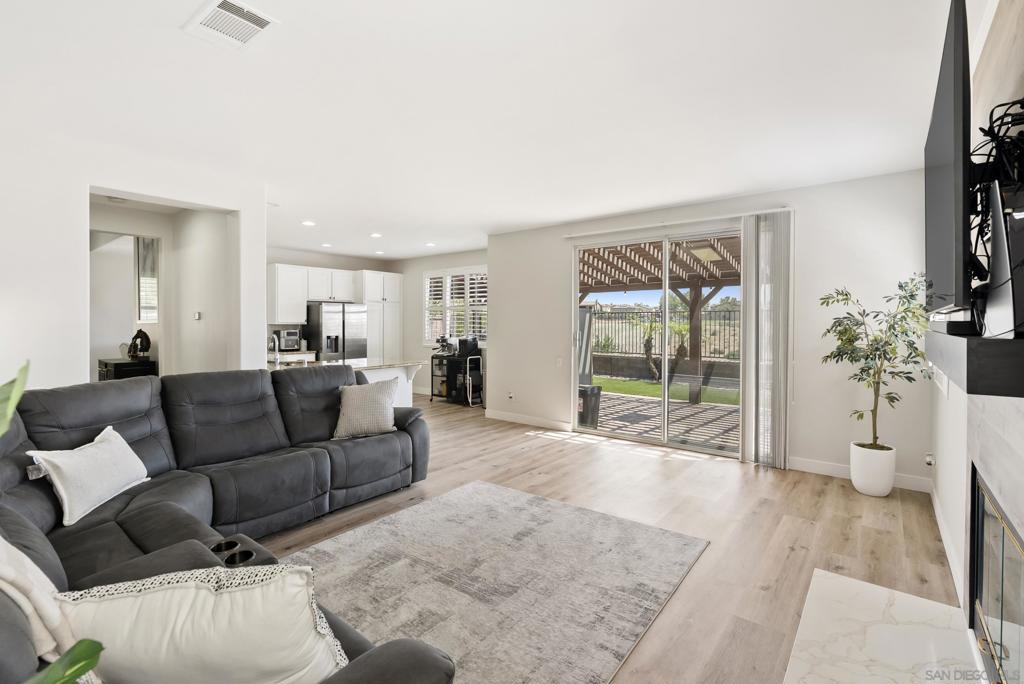 1438 Carneros Valley St