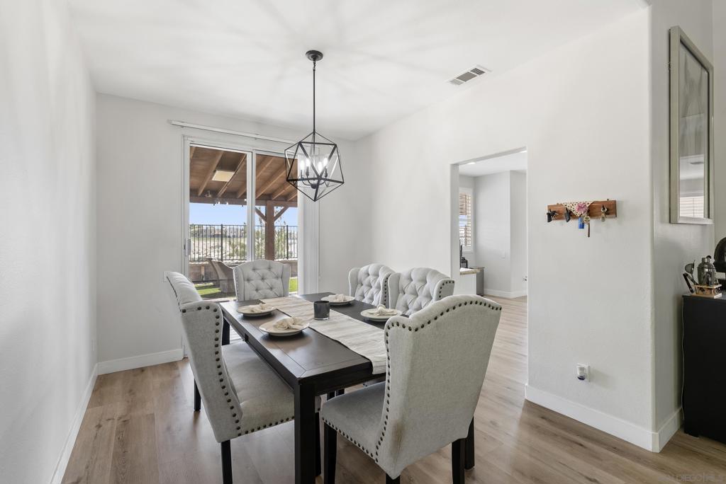 1438 Carneros Valley St