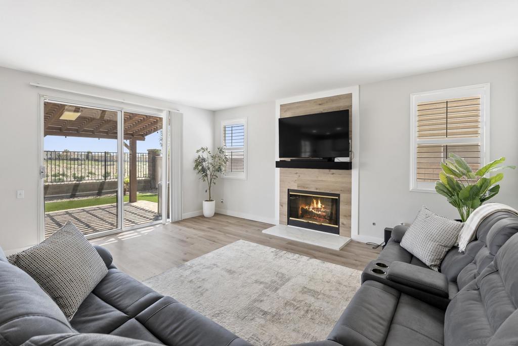 1438 Carneros Valley St