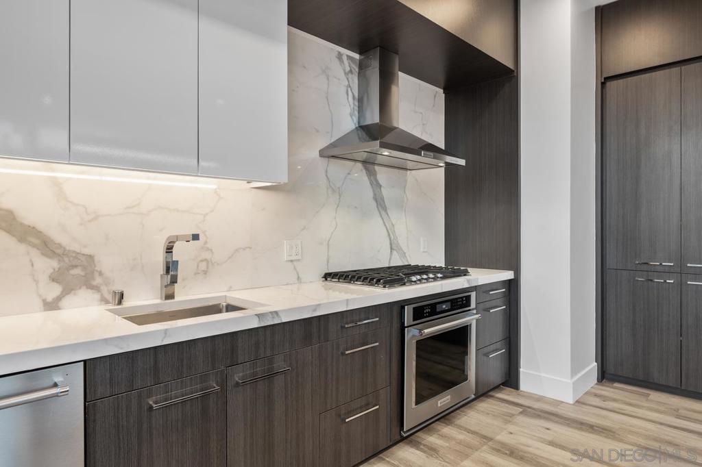 1440 Columbia St 2302