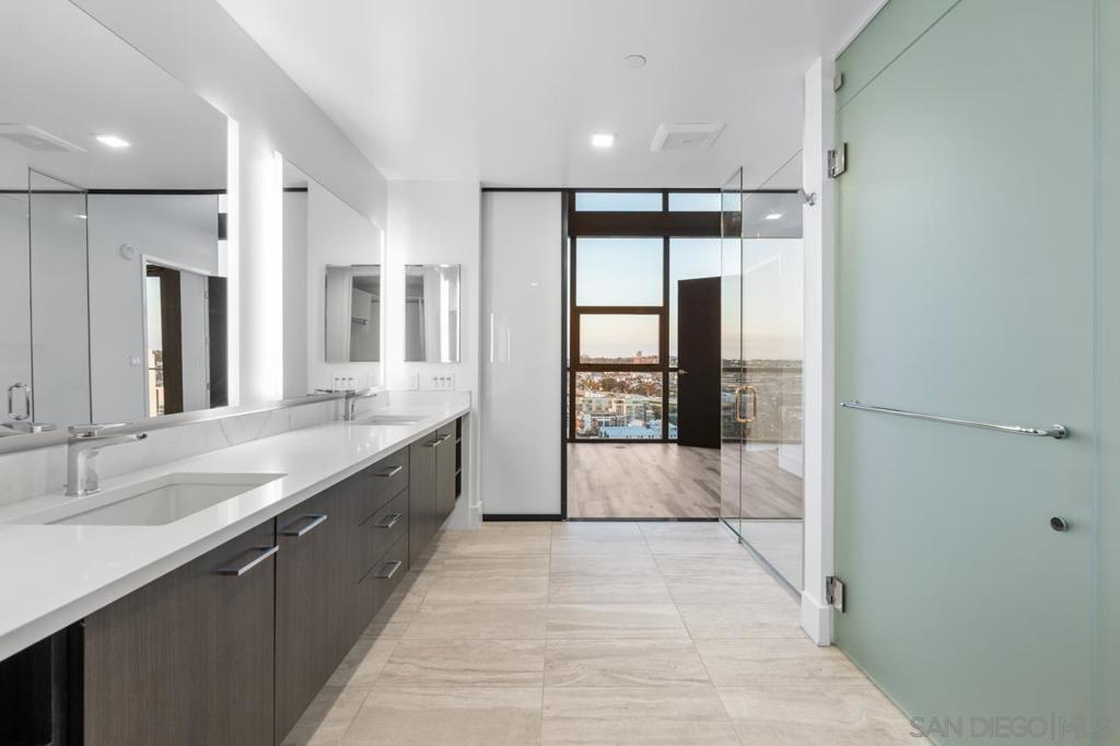 1440 Columbia St 2302