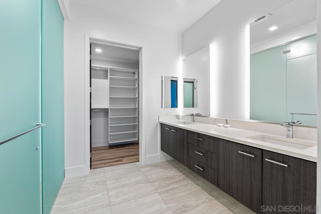 1440 Columbia St 2302