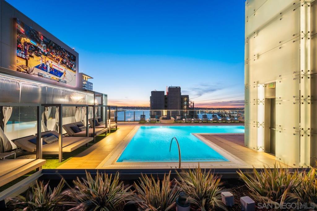 1440 Columbia St 2302