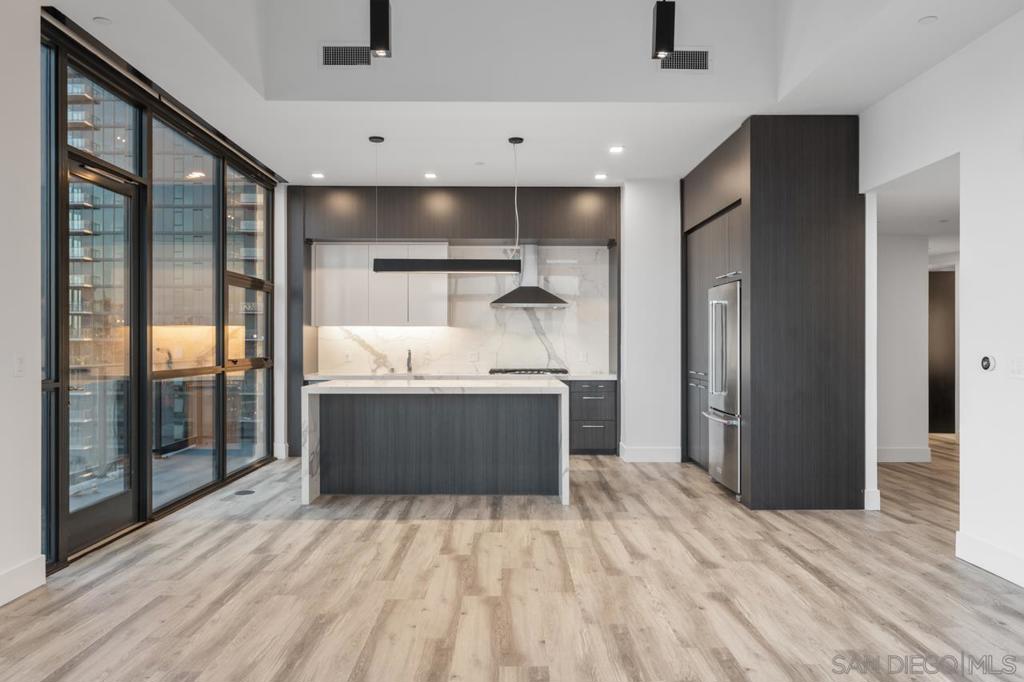 1440 Columbia St 2302