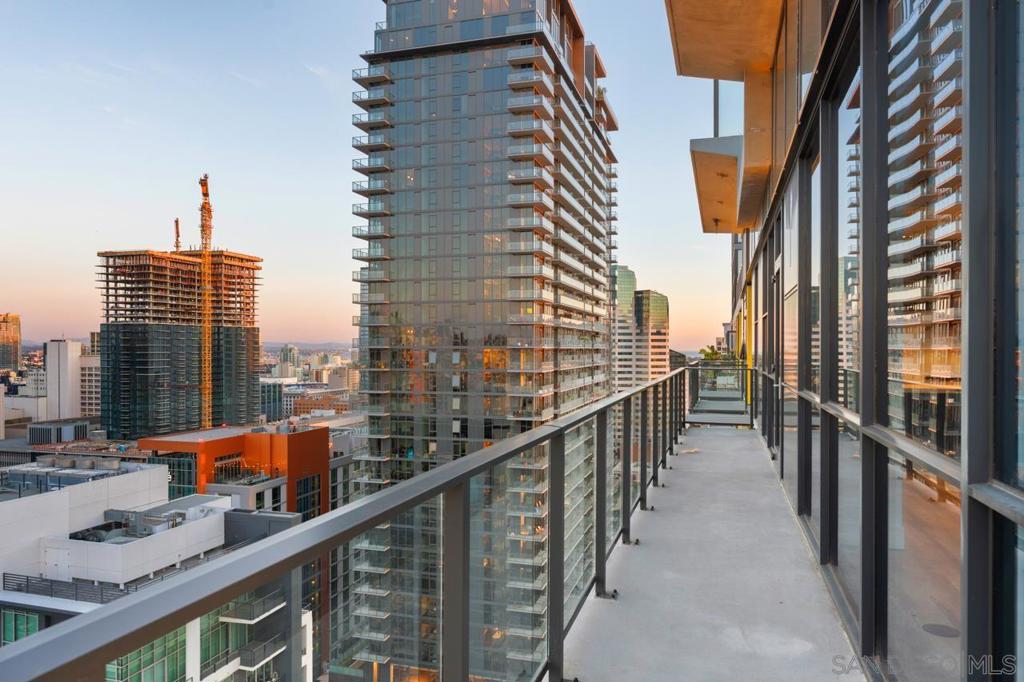 1440 Columbia St 2302