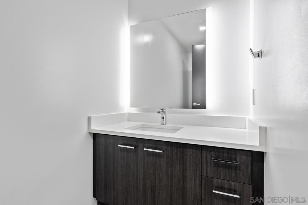 1440 Columbia St 2302