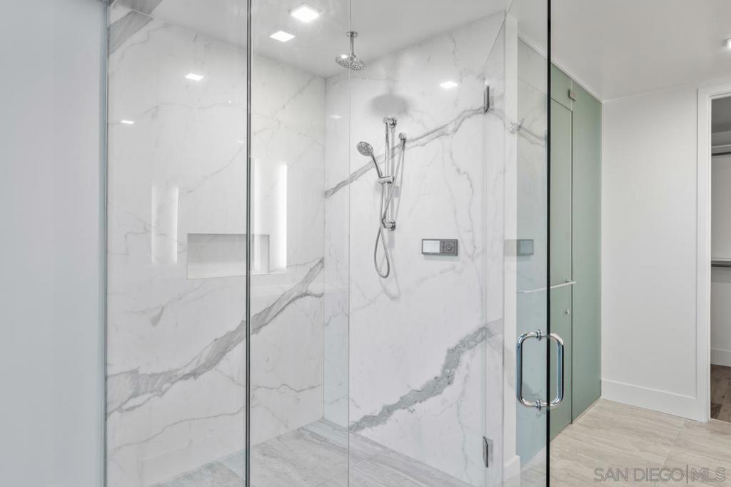 1440 Columbia St 2302