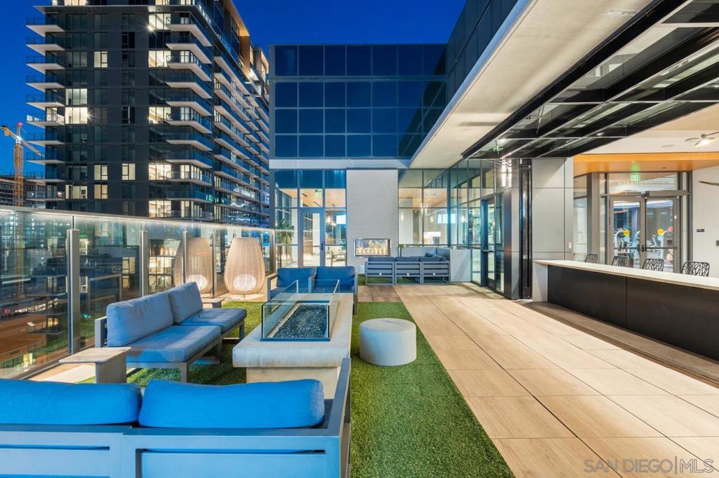 1440 Columbia St 2302