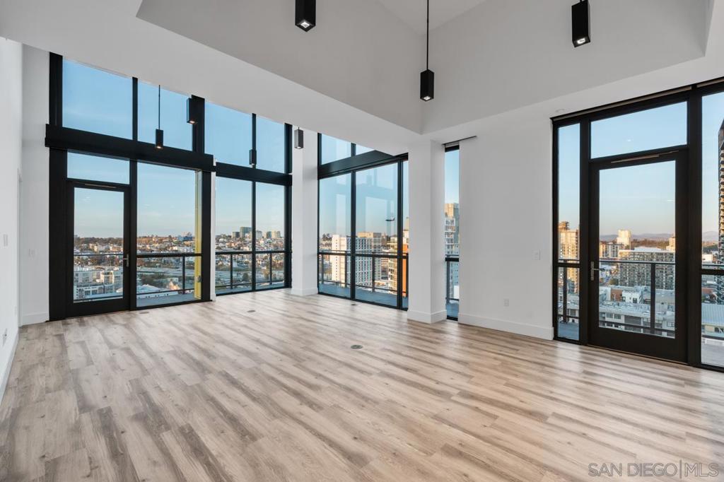 1440 Columbia St 2302