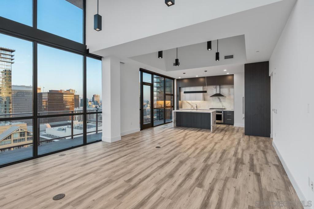 1440 Columbia St 2302