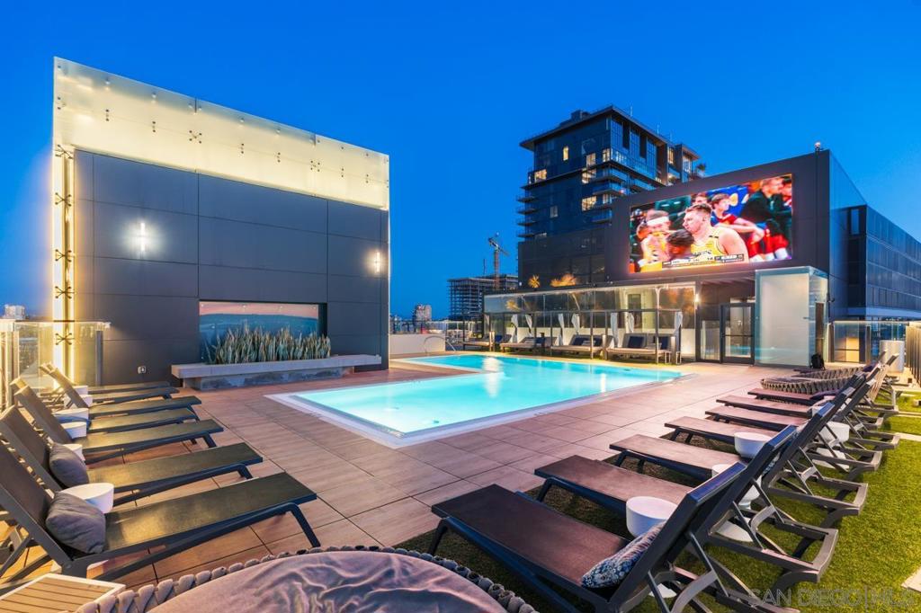 1440 Columbia St 2302