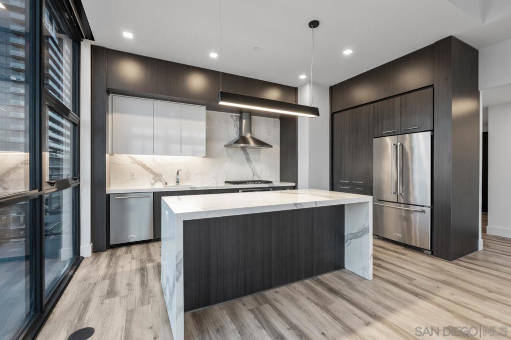 1440 Columbia St 2302