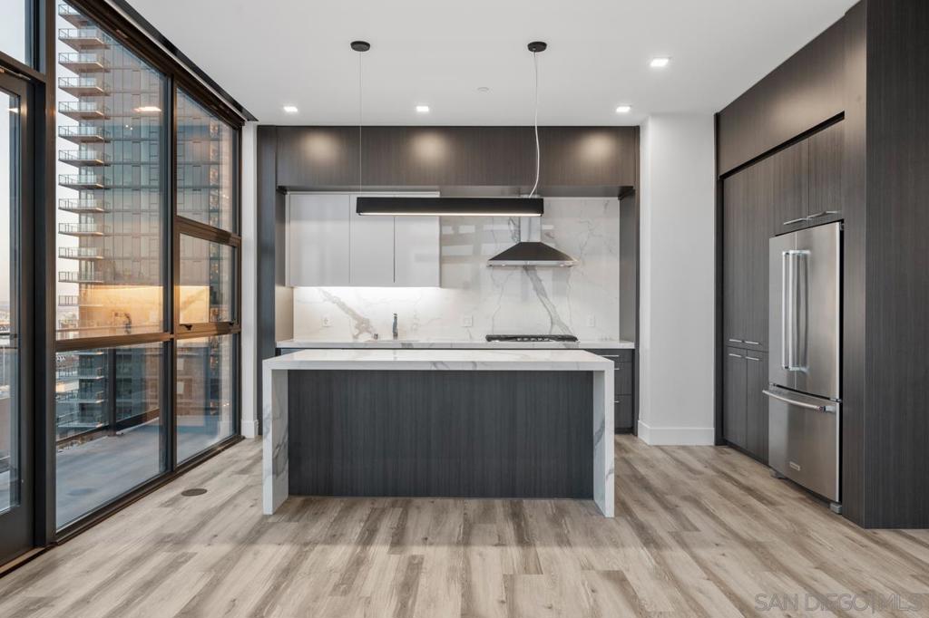 1440 Columbia St 2302